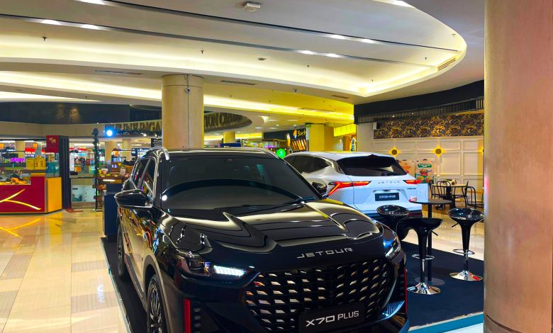 Jetour X70 Plus tampil di Surabaya.