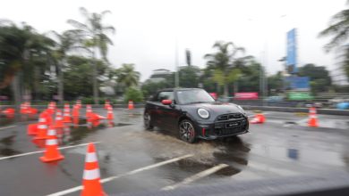 Rangkaian kendaraan MINI JCW lengkap ini mencakup MINI John Cooper Works dan MINI John Cooper Works E; MINI John Cooper Works Cabrio; MINI John Cooper Works Aceman; dan MINI John Cooper Works Countryman ALL4.