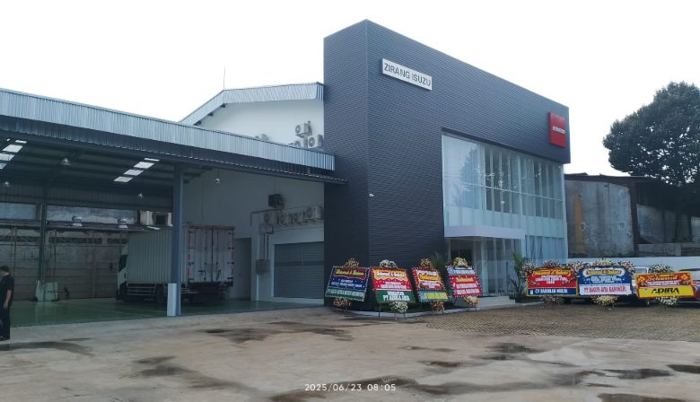 Isuzu resmikan diler baru