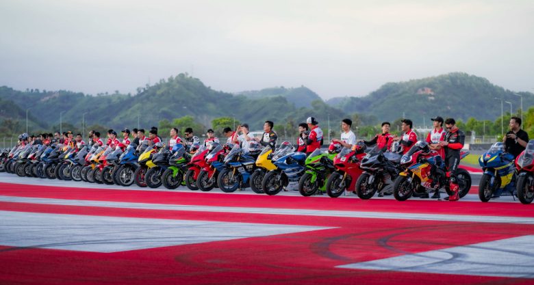 Para pembalap test Dua ban baru Michelin Power GP2 dan Power Cup2