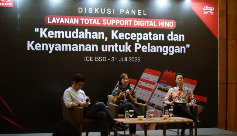 Hino Hadirkan Dua Aplikasi My Hino Dan Hino Connect