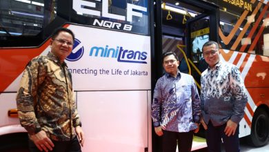 Isuzu serahkan 53 bus untuk Transjakarta