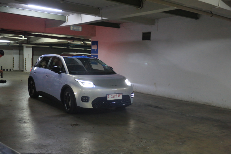 Mobil listrik AION UT