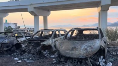 Mobil China terbakar