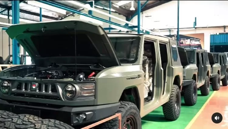 Produksi Mobil Jeep Maung Pindad