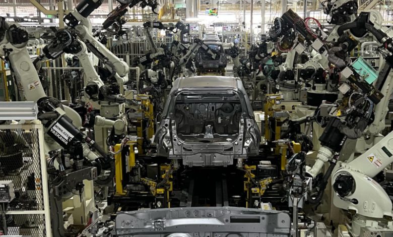 Fasilitas pengelasan pabrik Daihatsu