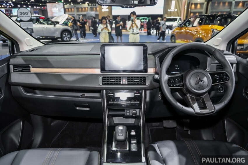 Interior Mitsubishi Xpander Hybrid