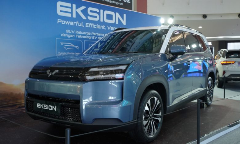 Wuling pamer di Mall