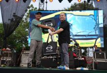 Hino serahkan bus Anniversary PO Sima