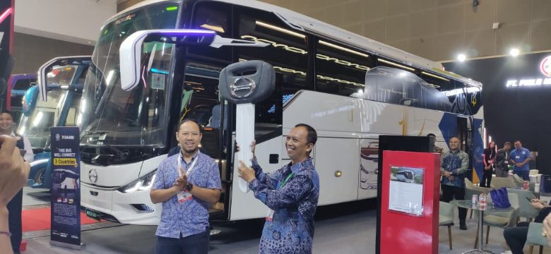 Hino RM 280
