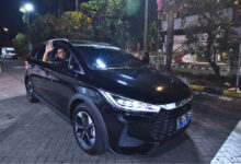 BYD M6