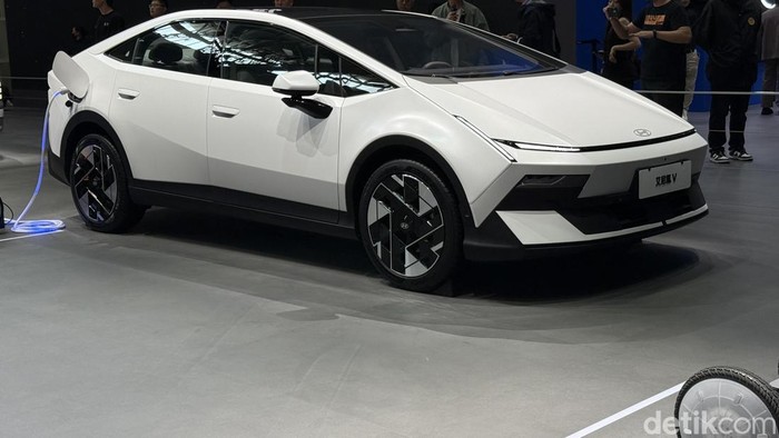 Hyundai Ioniq V